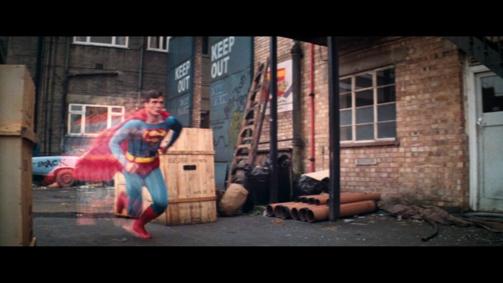 Los poderes más raros de Superman que (sí) existen 8 Superman Creación de ilusiones y clones fantasma