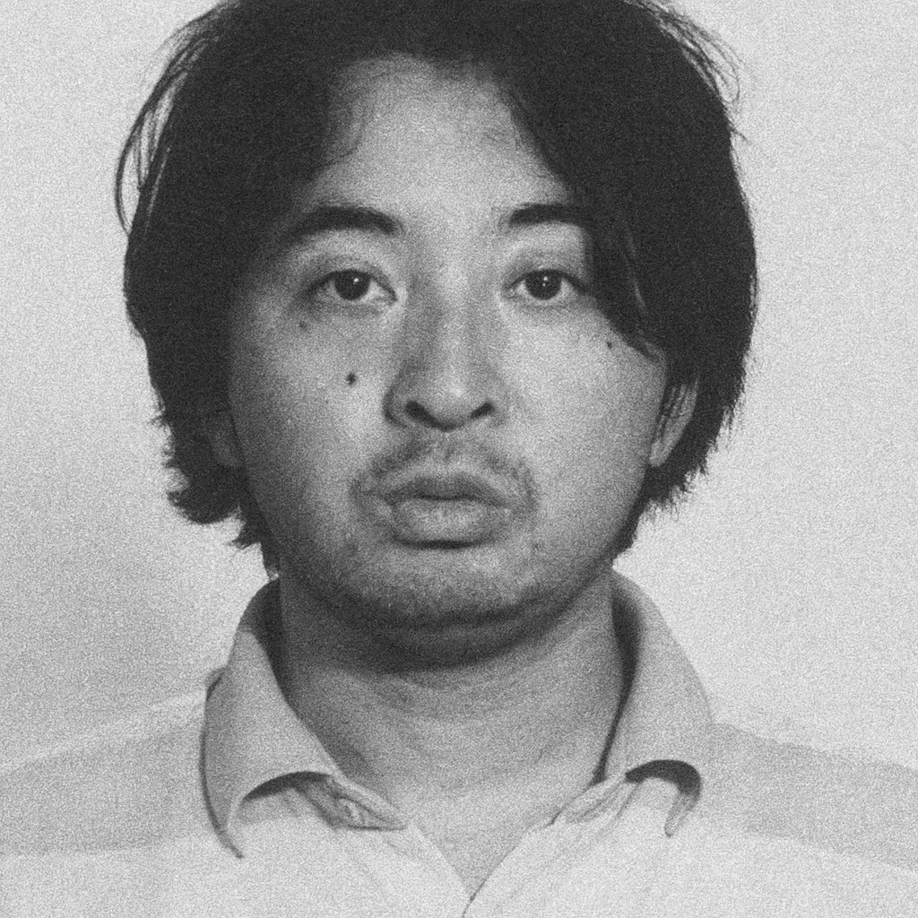 retrato-cuadrado-tsutomu-miyazaki-blanco-y-negro